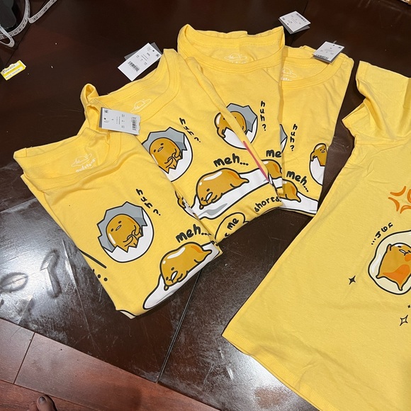 Gudetama Short Sleeve woman Sanrio shirts Yellow medium, large, X-Large and XXL. - Picture 3 of 6